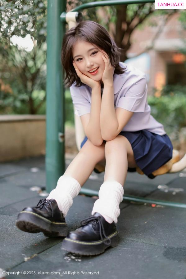   [XiuRen]高清写真图 2025.03.07 No.9985 小橘子orange 美腿性感第12张图片